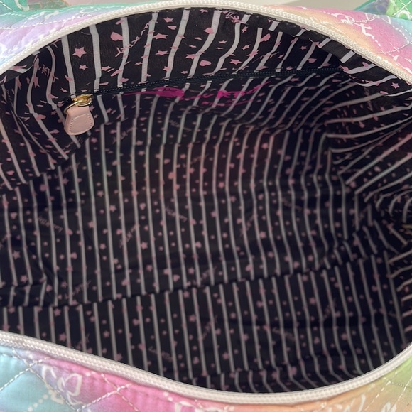 NWT LUVBETSEY BY BETSEY JOHNSON WEEKENDER DUFFLE OVERNIGHTED BAG QUILTED PASTEL - Picture 8 of 9